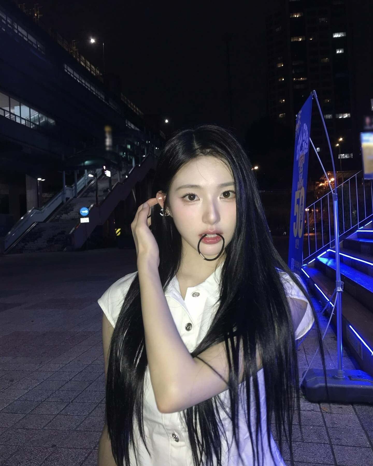 중녀들의 미모 달란트❤️

걸그룹들 중 중국인 멤버들의 미모가 심상치 않습니다. 긴 머리에 뚜렷한 이목구비가 더해져 화려한 미인상을 보여주고 있는데요.

우아한 분위기 덕분에 ‘중녀’에 빠진 팬들이 하나둘 늘어나고 있죠.

그래서 준비한 걸그룹 중국인 대표 멤버들을 지금부터 소개해드릴게요.✨

1. 에스파 닝닝
2. 트리플에스 신위
3. 케플러 샤오팅 이미지5
