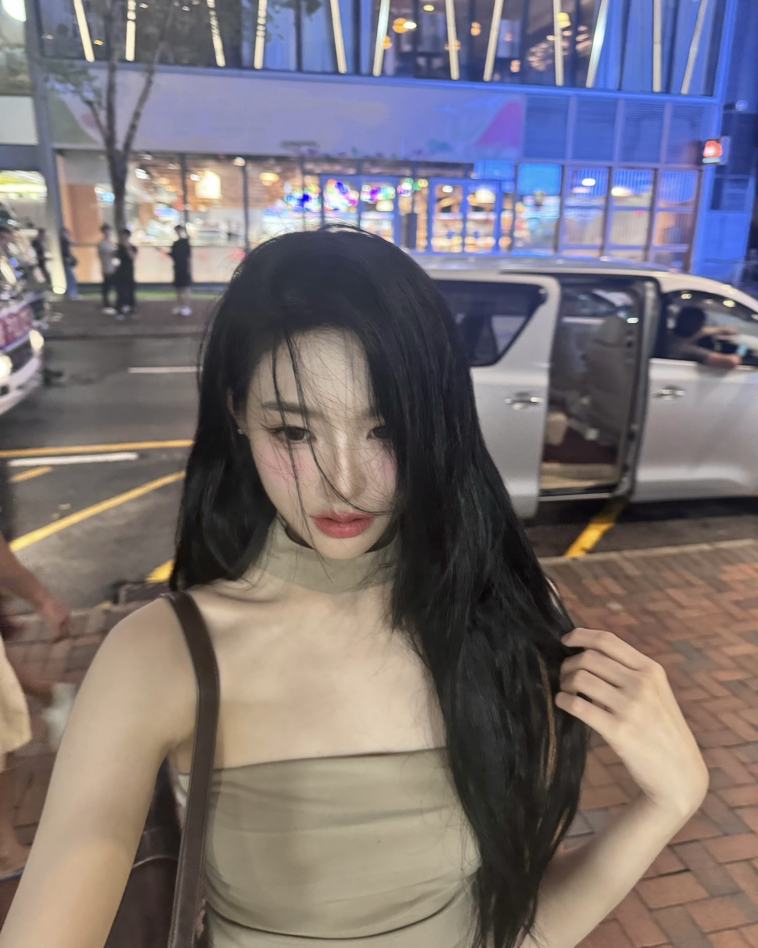 중녀들의 미모 달란트❤️

걸그룹들 중 중국인 멤버들의 미모가 심상치 않습니다. 긴 머리에 뚜렷한 이목구비가 더해져 화려한 미인상을 보여주고 있는데요.

우아한 분위기 덕분에 ‘중녀’에 빠진 팬들이 하나둘 늘어나고 있죠.

그래서 준비한 걸그룹 중국인 대표 멤버들을 지금부터 소개해드릴게요.✨

1. 에스파 닝닝
2. 트리플에스 신위
3. 케플러 샤오팅 이미지8