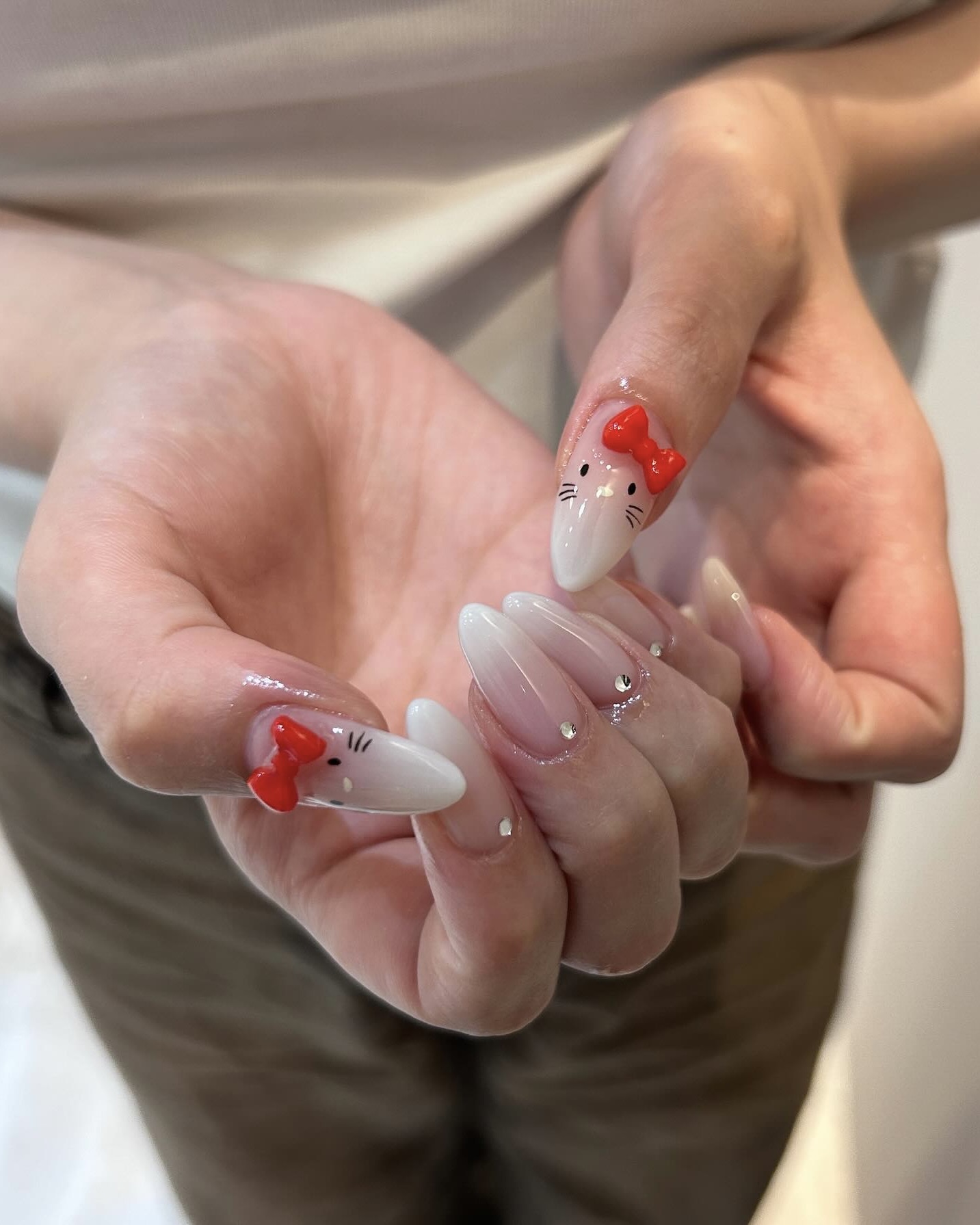 헬로키티 네일 끝판왕💅
귀엽고 과감하게, 키티 덕후라면 저장 필수💘 이미지8