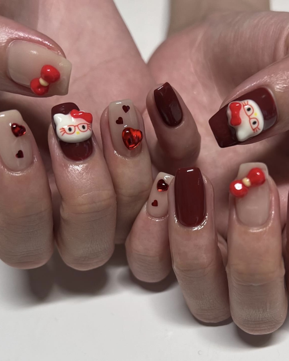 헬로키티 네일 끝판왕💅
귀엽고 과감하게, 키티 덕후라면 저장 필수💘 이미지7