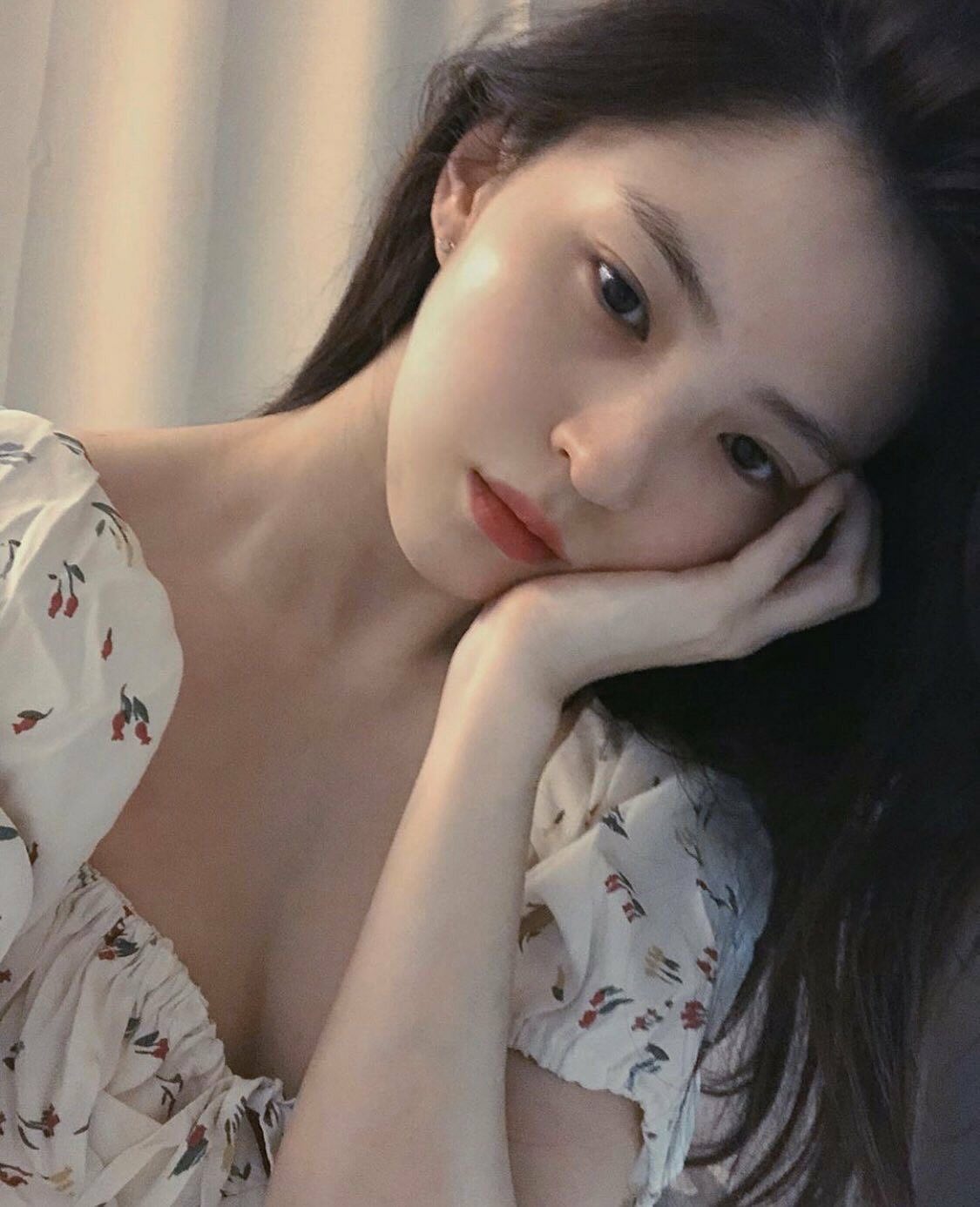 여름에 더 예쁜 플로럴🍃
은은한 꽃 패턴과 가벼운 실루엣으로 시원하게✨
 이미지
