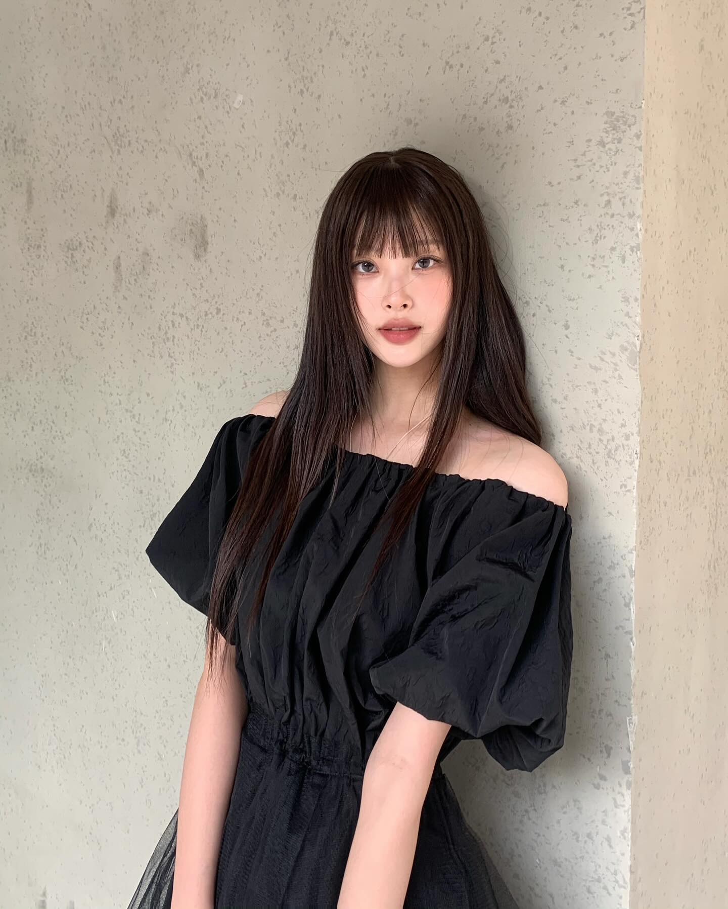 얼태기엔 앞머리가 답🙆‍♀️
최근 셀럽들이 선택한 앞머리 스타일링✨ 이미지