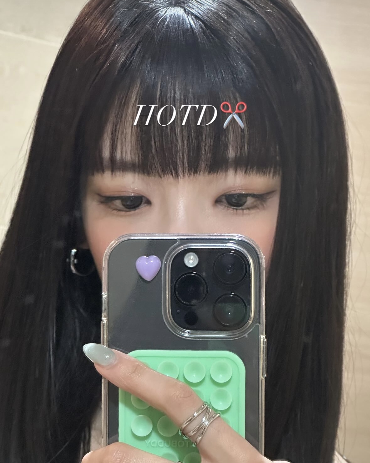 얼태기엔 앞머리가 답🙆‍♀️
최근 셀럽들이 선택한 앞머리 스타일링✨ 이미지9