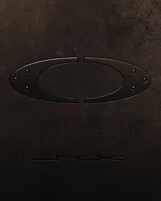 트래비스 스콧,
오클리의 최고 비전 책임자가 되다.🕶️
래퍼 트래비스 스콧이 오클리의 첫 번째 ‘최고 비전 책임자’로 임명되었습니다.
스콧은 오클리와 긴밀히 협업하여 아이웨어, 의류, 그리고 문화 디자인의 미래를 재구성하는 중대한 일을 맡게 되었는데요. 그는 브랜드의 기존 제품 라인을 발전시키는 동시에, 자신의 감각과 스타일에 맞는 혁신적인 신제품들을 선보일 예정입니다.
이번 임명은 자연스러운 수순으로 보입니다. 스콧은 뉴욕 Fanatics Fest 무대에서 오클리와 메타가 공동 개발한 ‘Oakley Meta HSTN’ AI 스마트 글래스를 착용하고 무대를 선보이기도 했는데요.
이번 파트너십을 기념하여, 스콧은 자신의 웹스토어에서 한정판 “Day Zero” 포스터 팩도 출시. 오클리와 트래비스 스콧의 협업이 앞으로 어떤 비전을 펼칠지 기대가 됩니다. 이미지