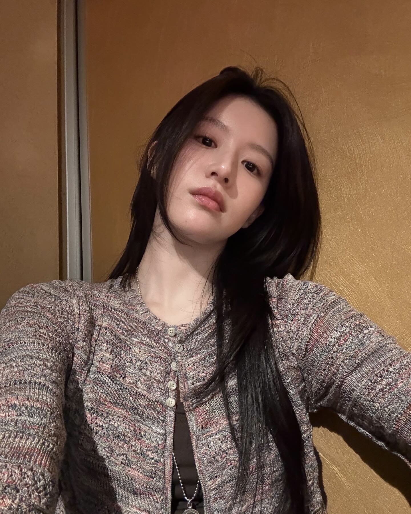 딱 잘라 말하자면,
요즘 스타일링? 옷보다 하이레이어드컷이 중요해요💇🏻‍♀️💡 이미지