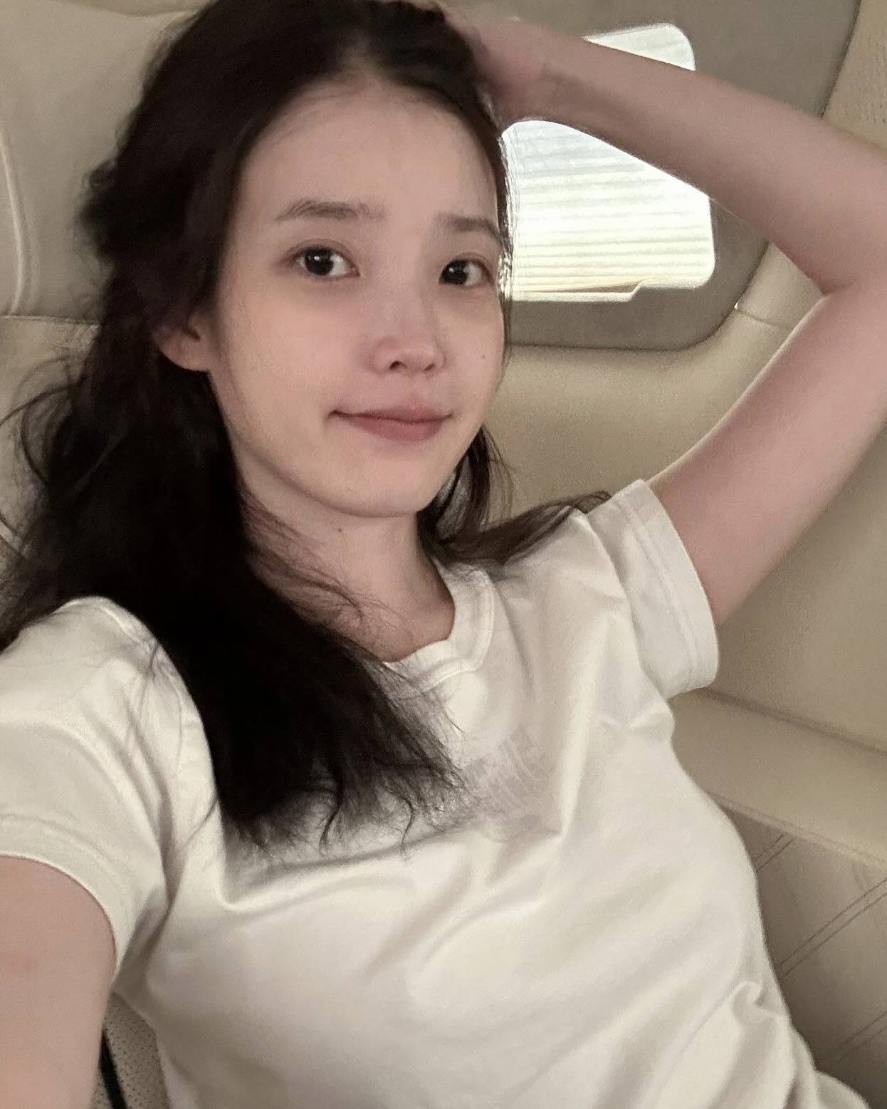 생얼 제일 예쁜 연예인 1위🤍
내추럴해서 더 예쁜 민낯 아이유🤍 이미지5