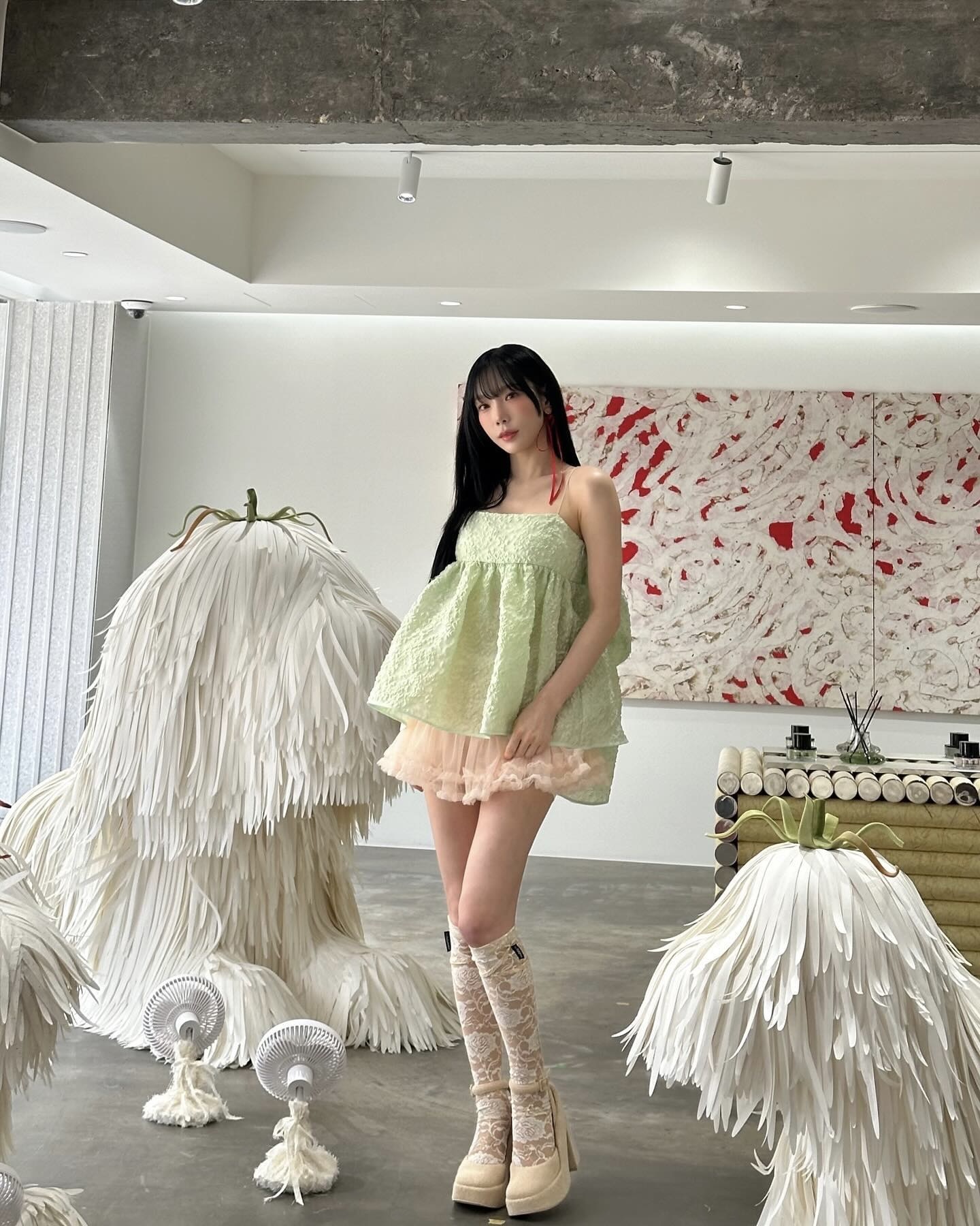 스타일 살리는 작은 차이
바로 니삭스, 셀럽들이 추천하는 비밀병기이니 활용해보세요🤫🧦 이미지7