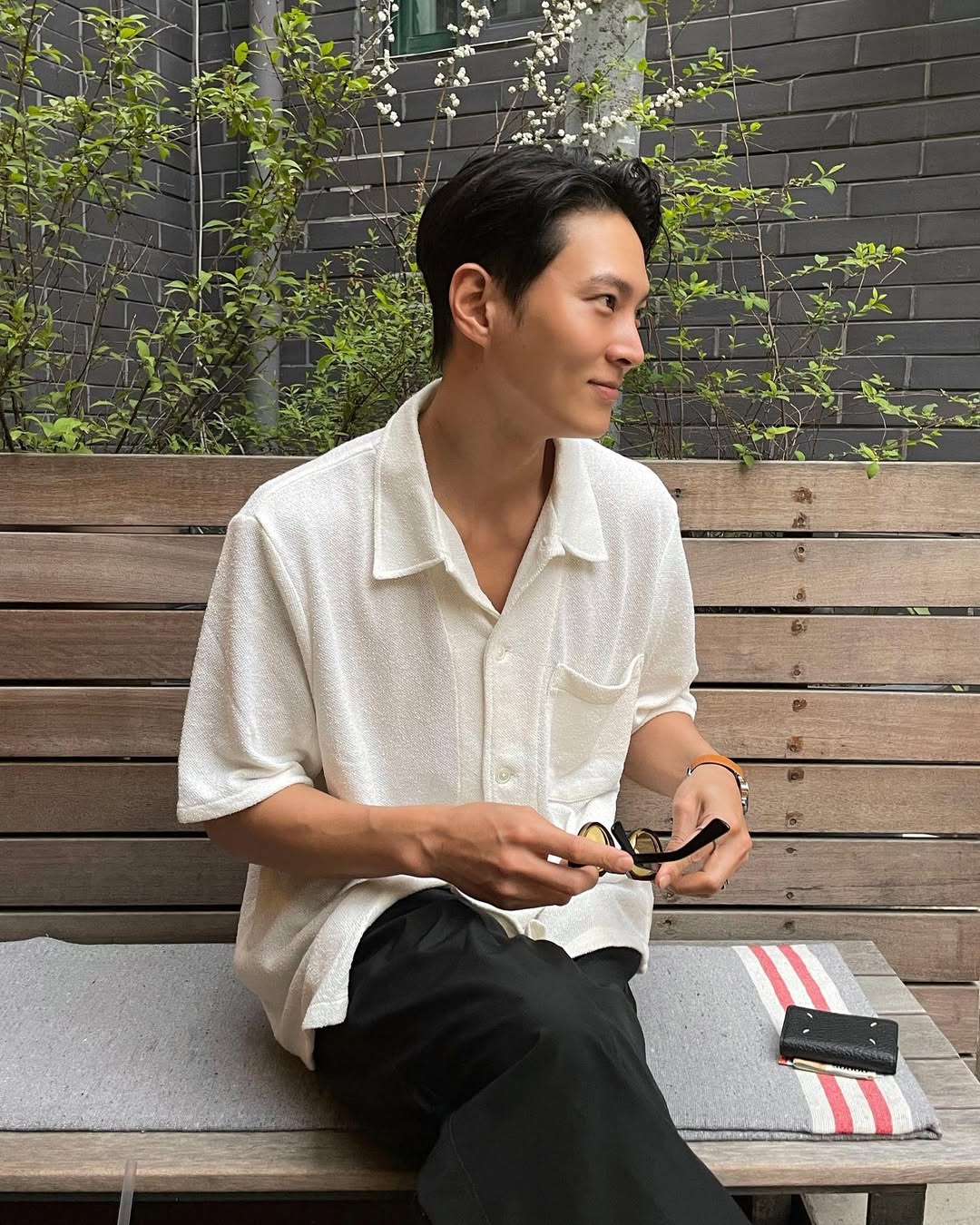 여름엔 흰반팔셔츠🧊 이미지