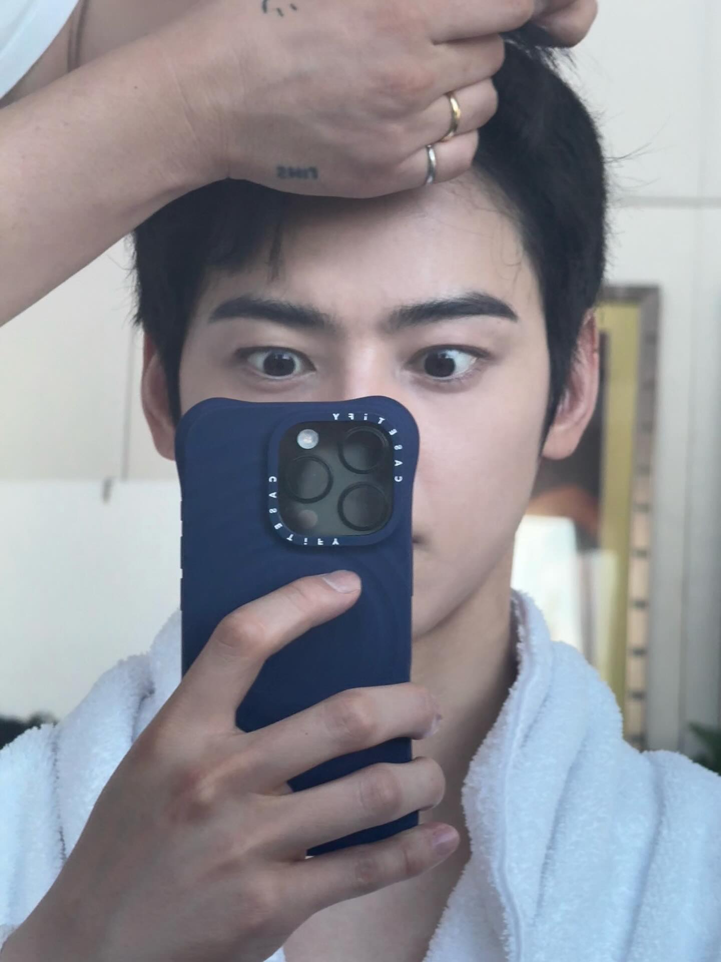 생로랑 차은우 얼굴 진짜 감사하다🩶 이미지6