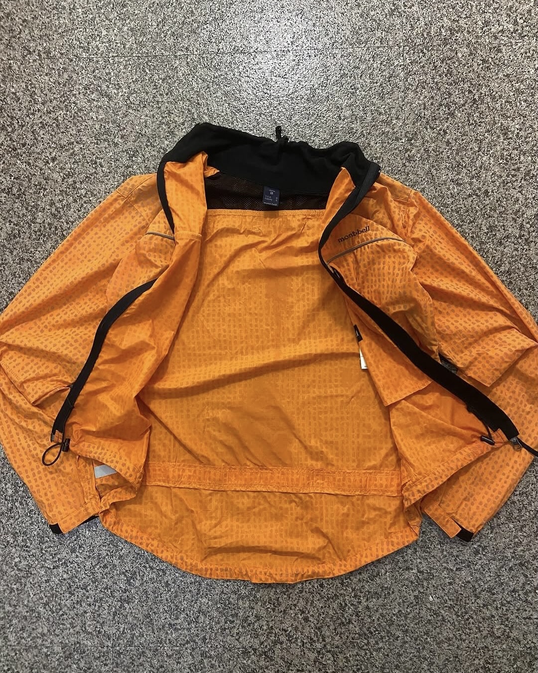 현행 가능한 90s 몽벨 바막🍊 이미지6
