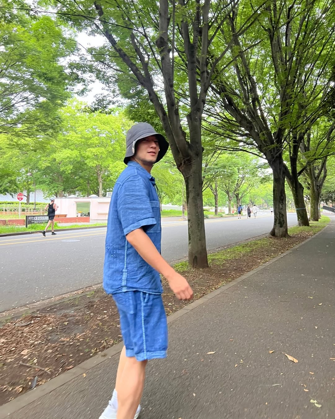 여름 기본템은 청반바지👖 이미지