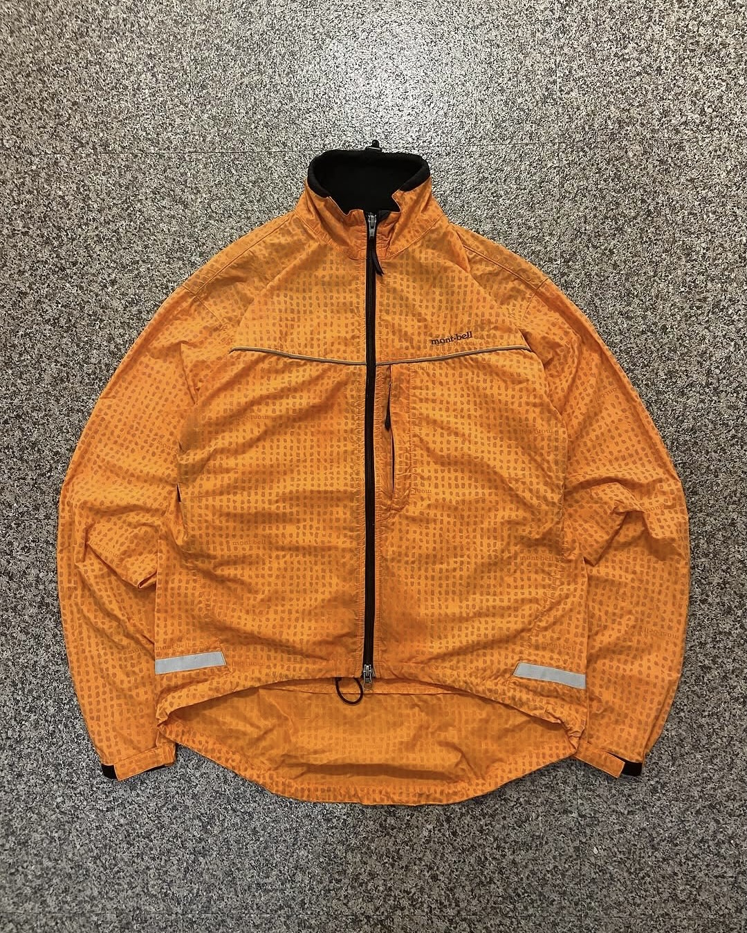 현행 가능한 90s 몽벨 바막🍊 이미지