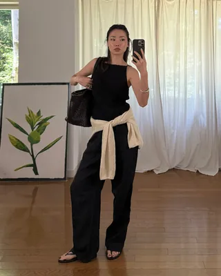 러브버그 피하는 여름 블랙 룩🖤
밝은 색 좋아하는 러브버그엔 시크한 블랙으로 피하자✨ 이미지