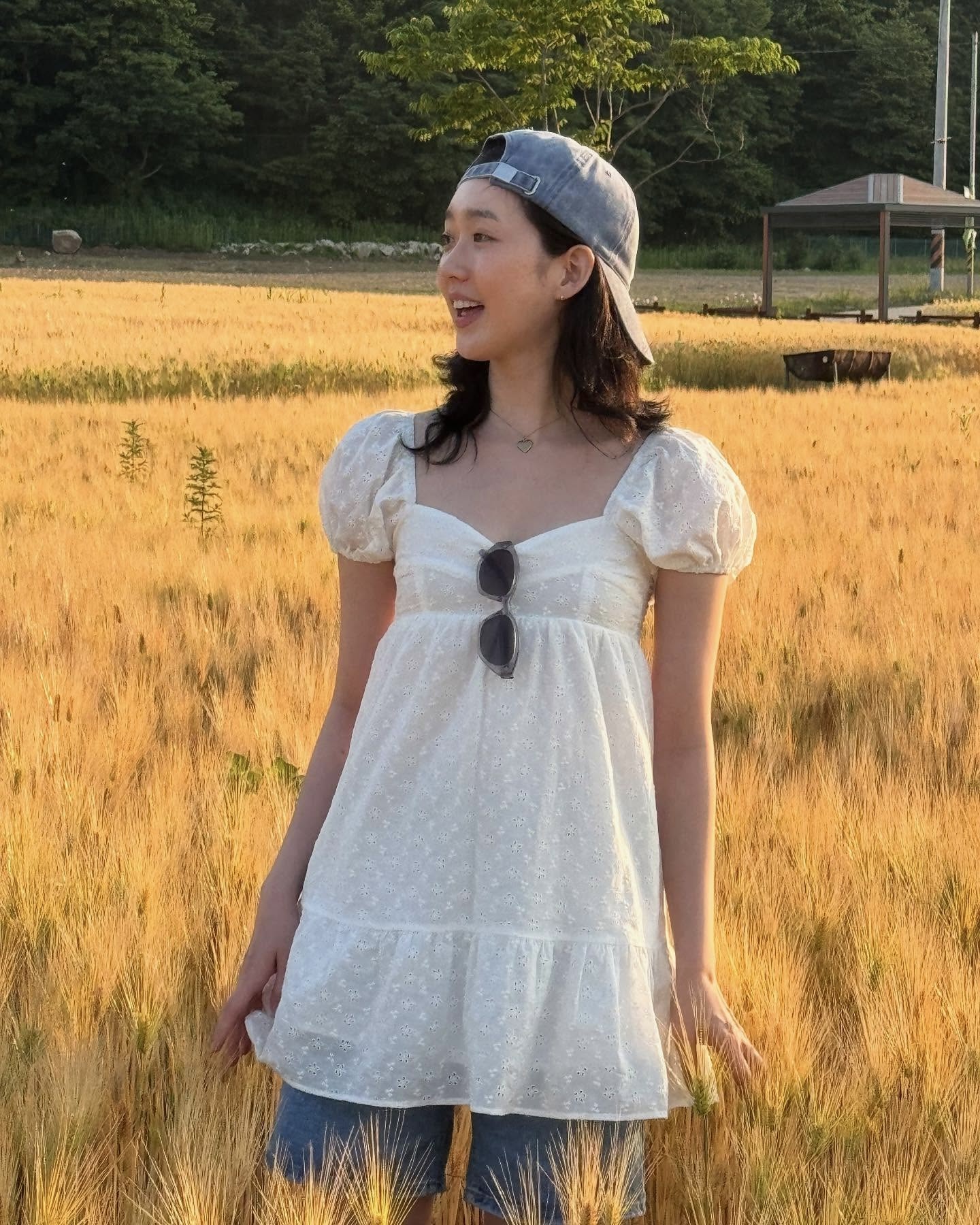원피스 하나로는 부족할걸?
원피스와 데님팬츠, 필수 레이어드 공식이니 따라 해보세요📋💞 이미지