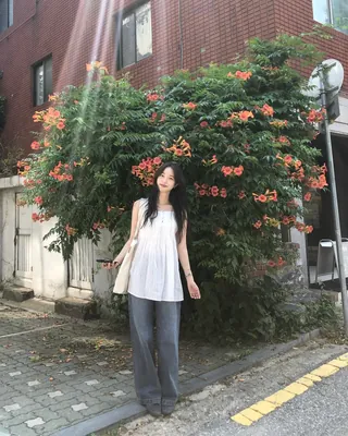원피스 하나로는 부족할걸?
원피스와 데님팬츠, 필수 레이어드 공식이니 따라 해보세요📋💞 이미지