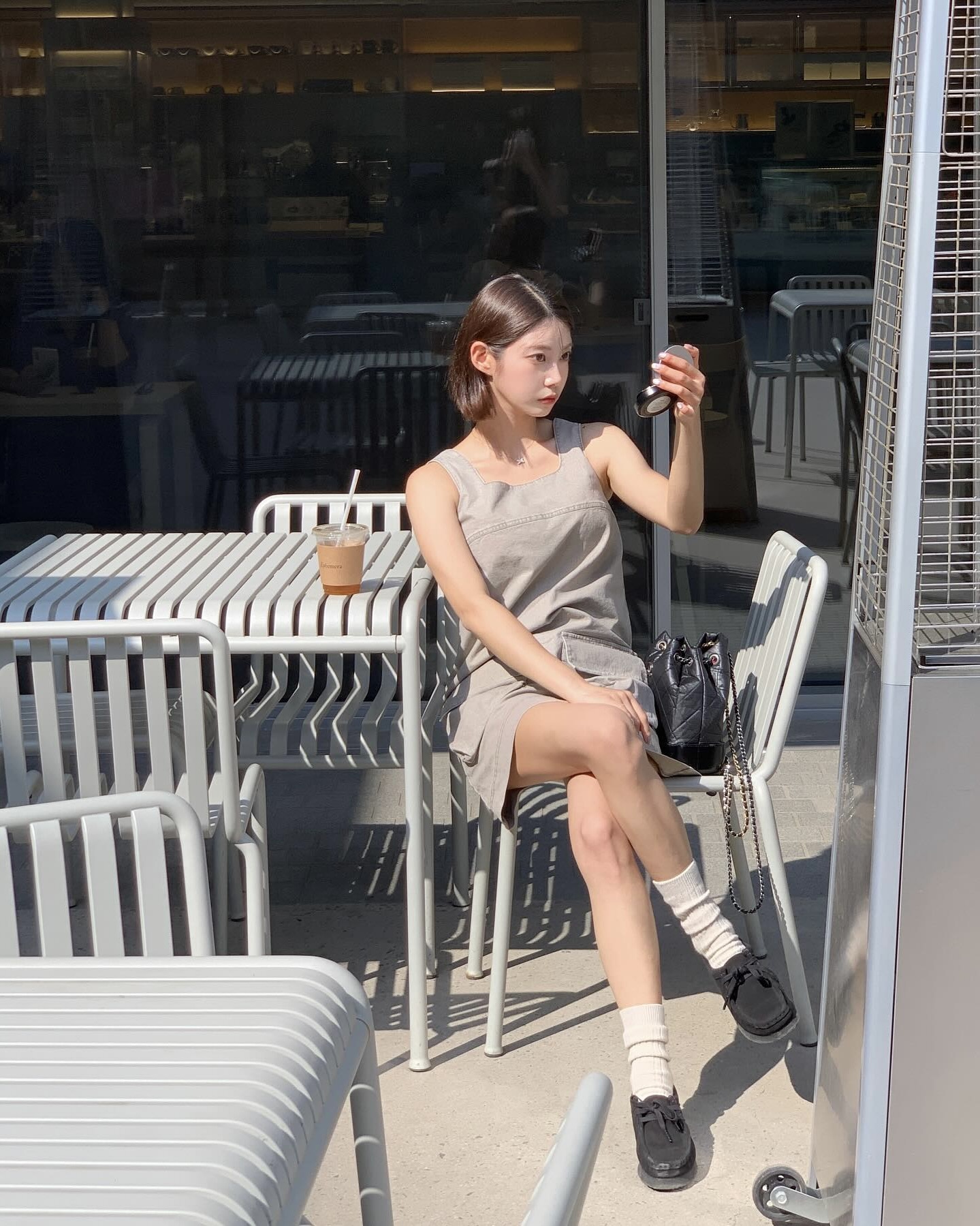 걸치자마자 여름 무드 ON☀️
더운 날, 스타일 살리고 싶다면? 민소매 원피스가 정답이야 이미지2