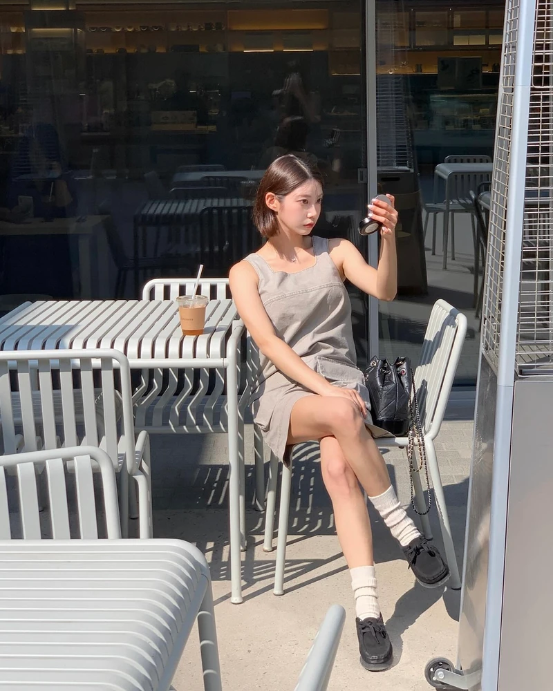 걸치자마자 여름 무드 ON☀️
더운 날, 스타일 살리고 싶다면? 민소매 원피스가 정답이야 이미지2