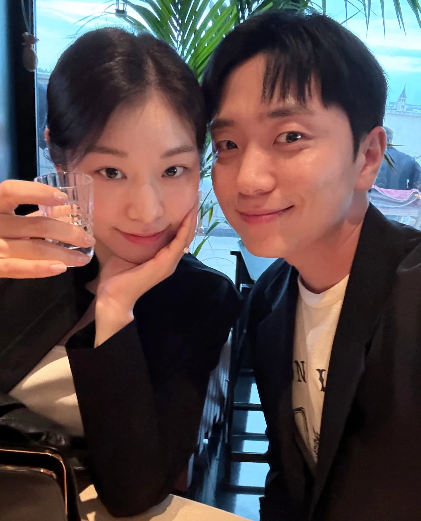 귀하디 귀한 연느의 럽스타👩‍❤️‍👨
김연아 & 고우림 부부의 달달 커플샷✨ 이미지6