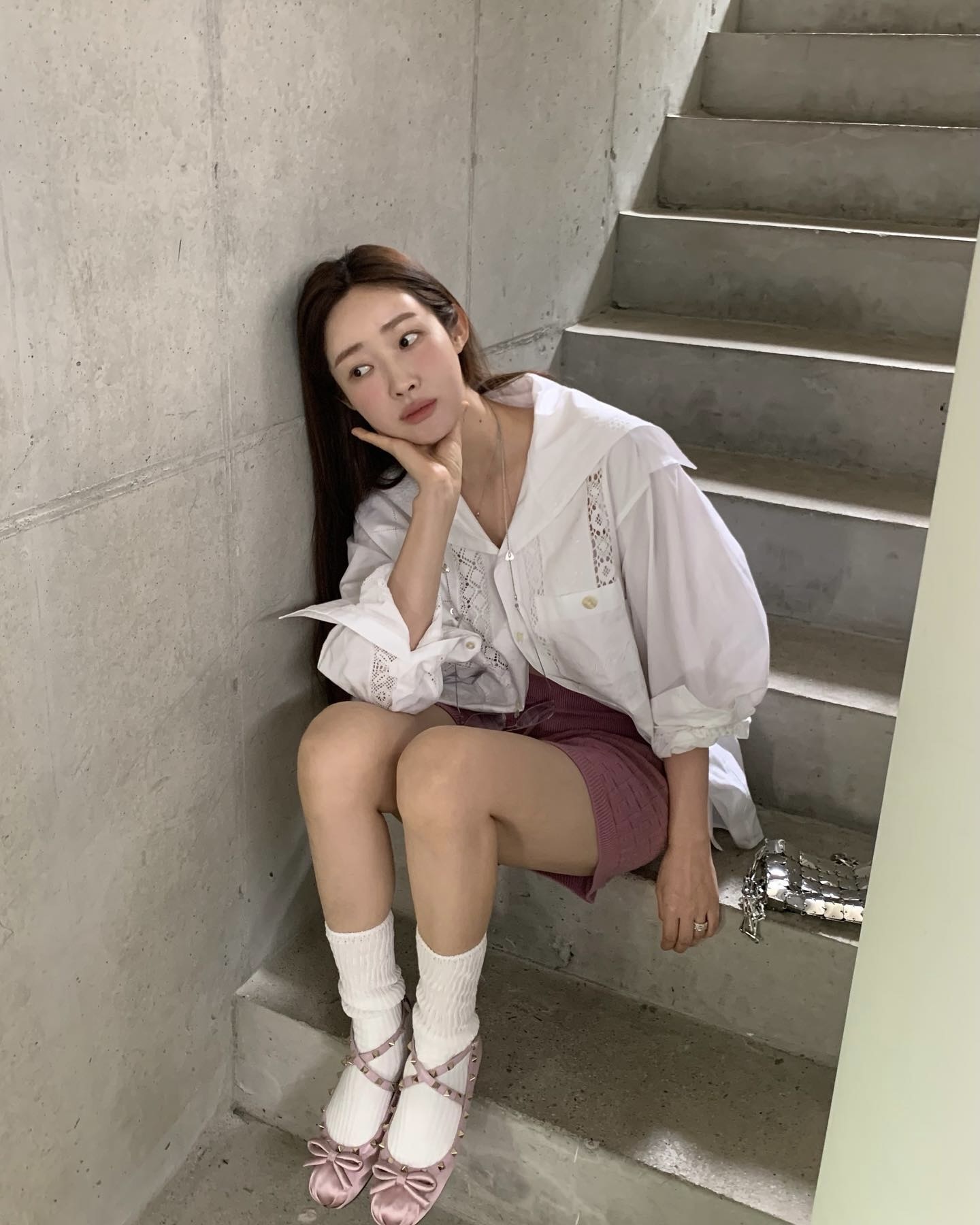 이 코디법 모른 채 여름 보낼 뻔😵💫
셀럽 핑크룩, 스타일 급상승 후기는 이 색에서 나와요💘 이미지6