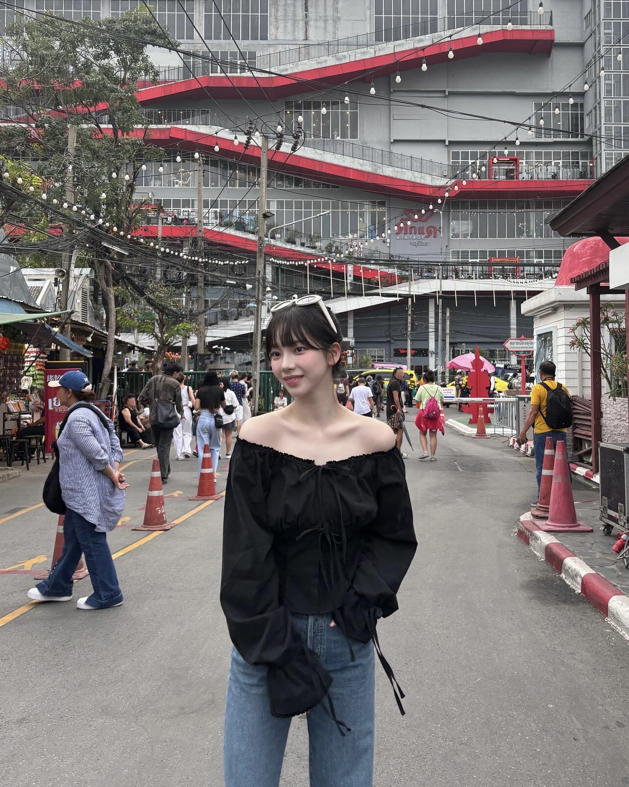 여름에 어깨 미녀 되는 법..?🤍
셀럽표 오픈숄더 스타일링으로 변신해 보세요🔮❤️‍🔥 이미지