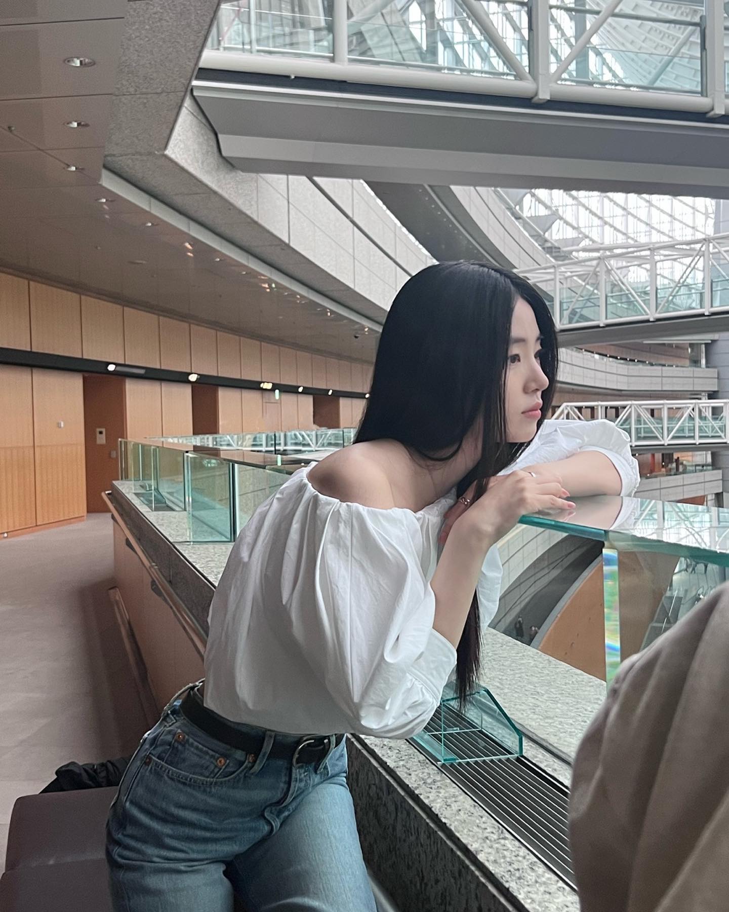 여름에 어깨 미녀 되는 법..?🤍
셀럽표 오픈숄더 스타일링으로 변신해 보세요🔮❤️‍🔥 이미지