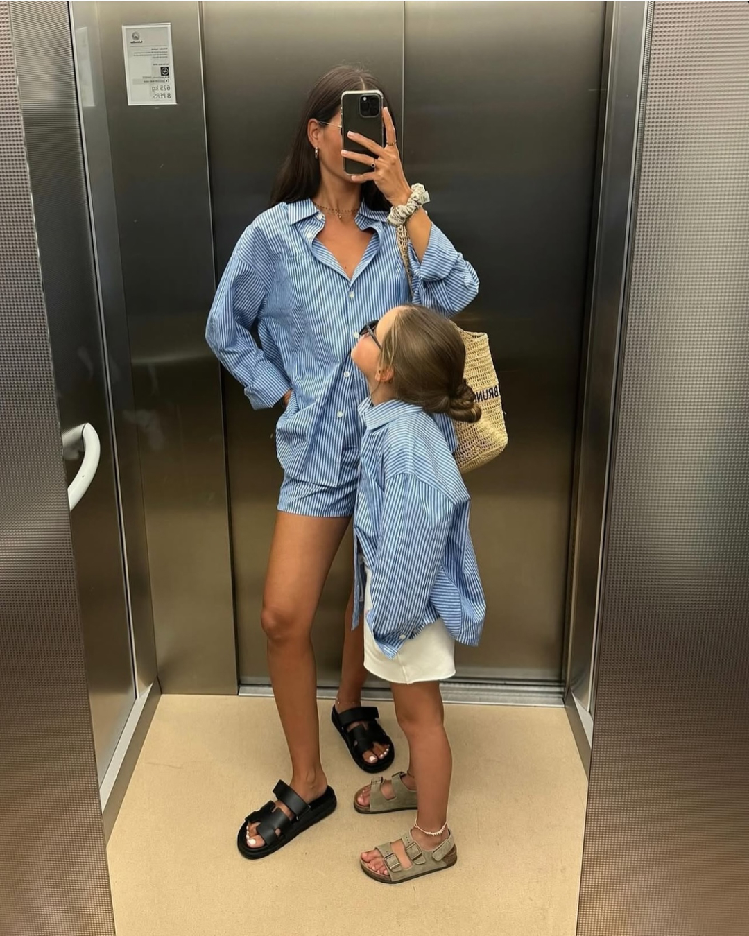 엄마와 딸 워너비 커플룩👩‍👧💞
컬러, 아이템, 무드 중 하나만 통일해도 완성! 참고해보세요🤍 이미지2