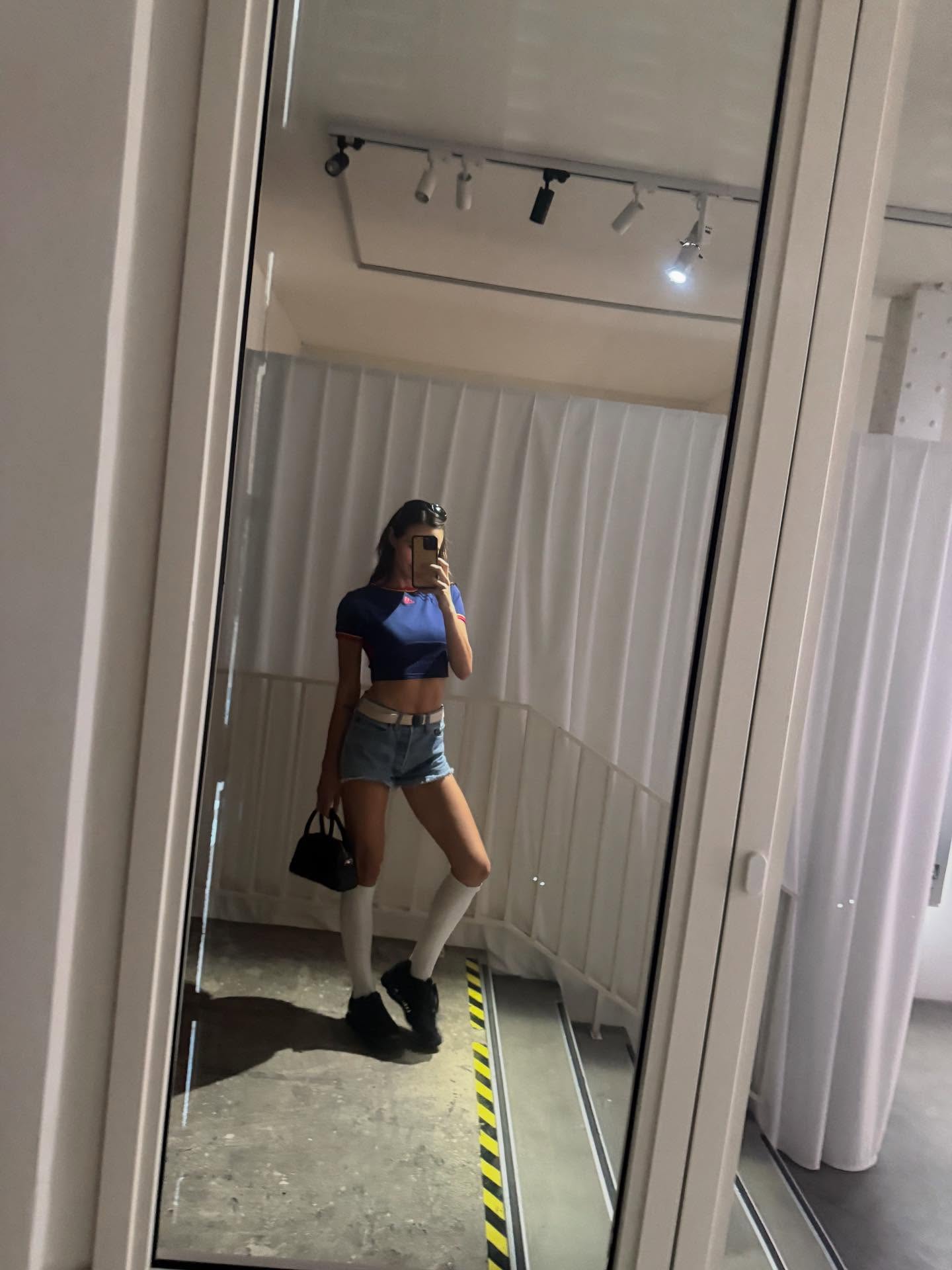 오늘은 크롭티 좀 입어봤어😆
다양한 무드의 크롭 스타일링, 한눈에 모아봤어요.✨ 이미지6