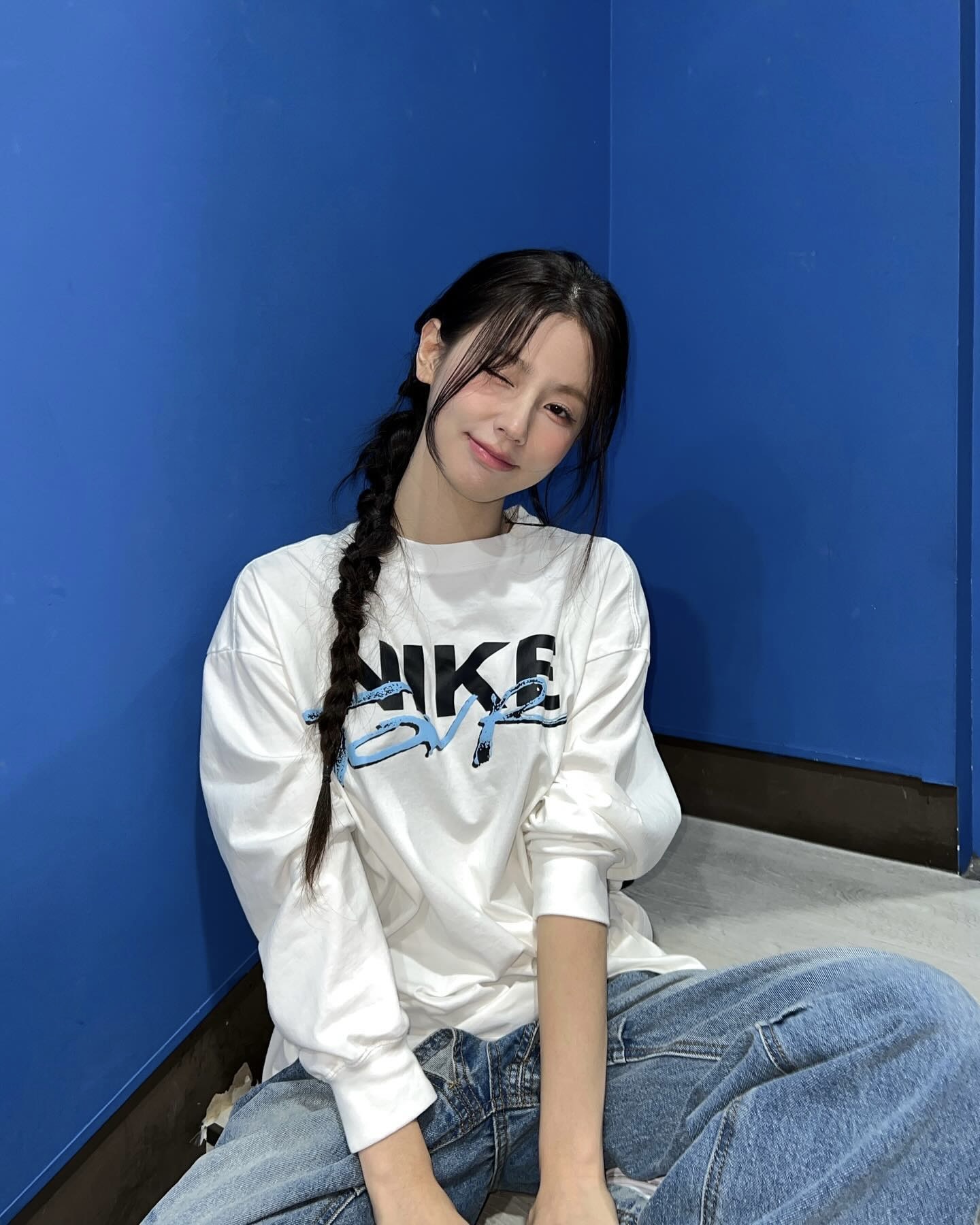 포니테일은 이제 그만!🙂‍↔️🤍
땋은 머리로 여름 헤어스타일링 시도하자✨ 이미지7