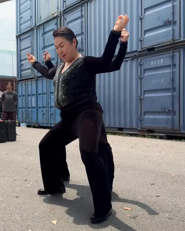 요즘 유행하는 러브버그🦟🦟 이미지"