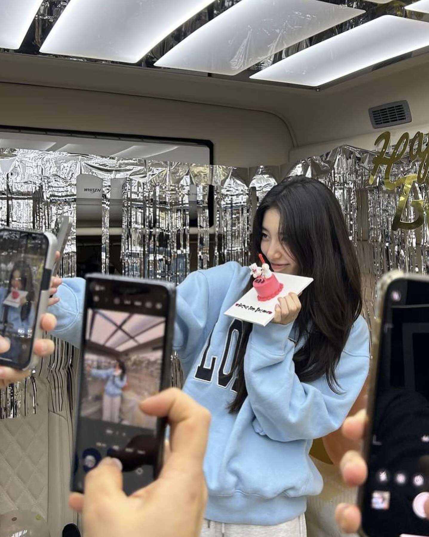 이번 생일 @이 느낌 따라해볼래?📸
셀럽들이 생일을 기록하는 방법, 따라 해볼래요?🎂💝 이미지2