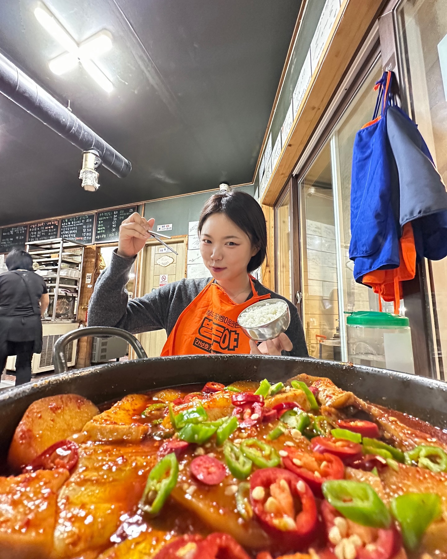 요즘 유행이라는 '음본나'🍗🍕
MZ들은 다 찍는 @음식이 본 나 이미지5