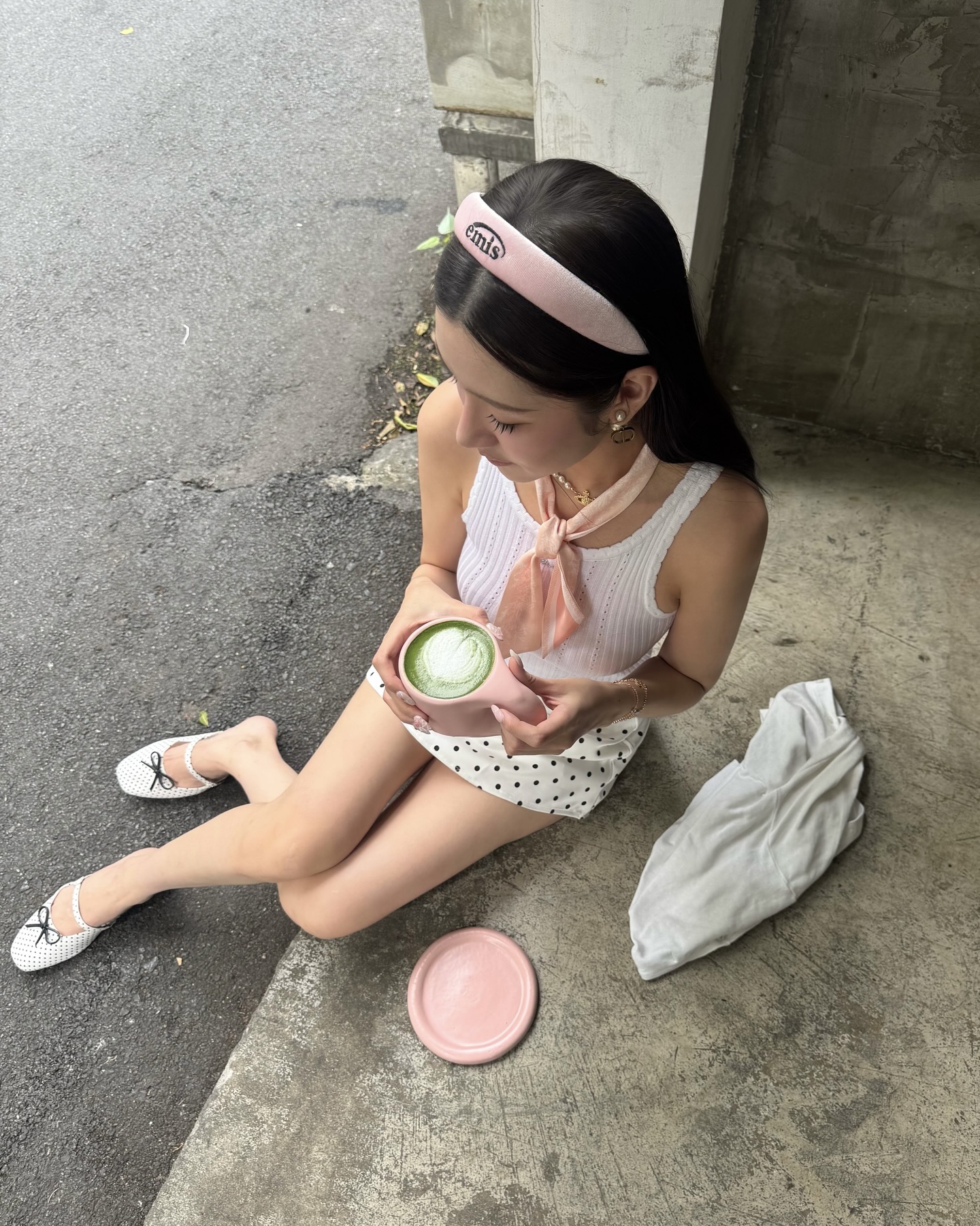 미니스커트가 딱 어울리는 지금🍃
취향 따라 골라 입는 여름 스커트 스타일링✨ 이미지3