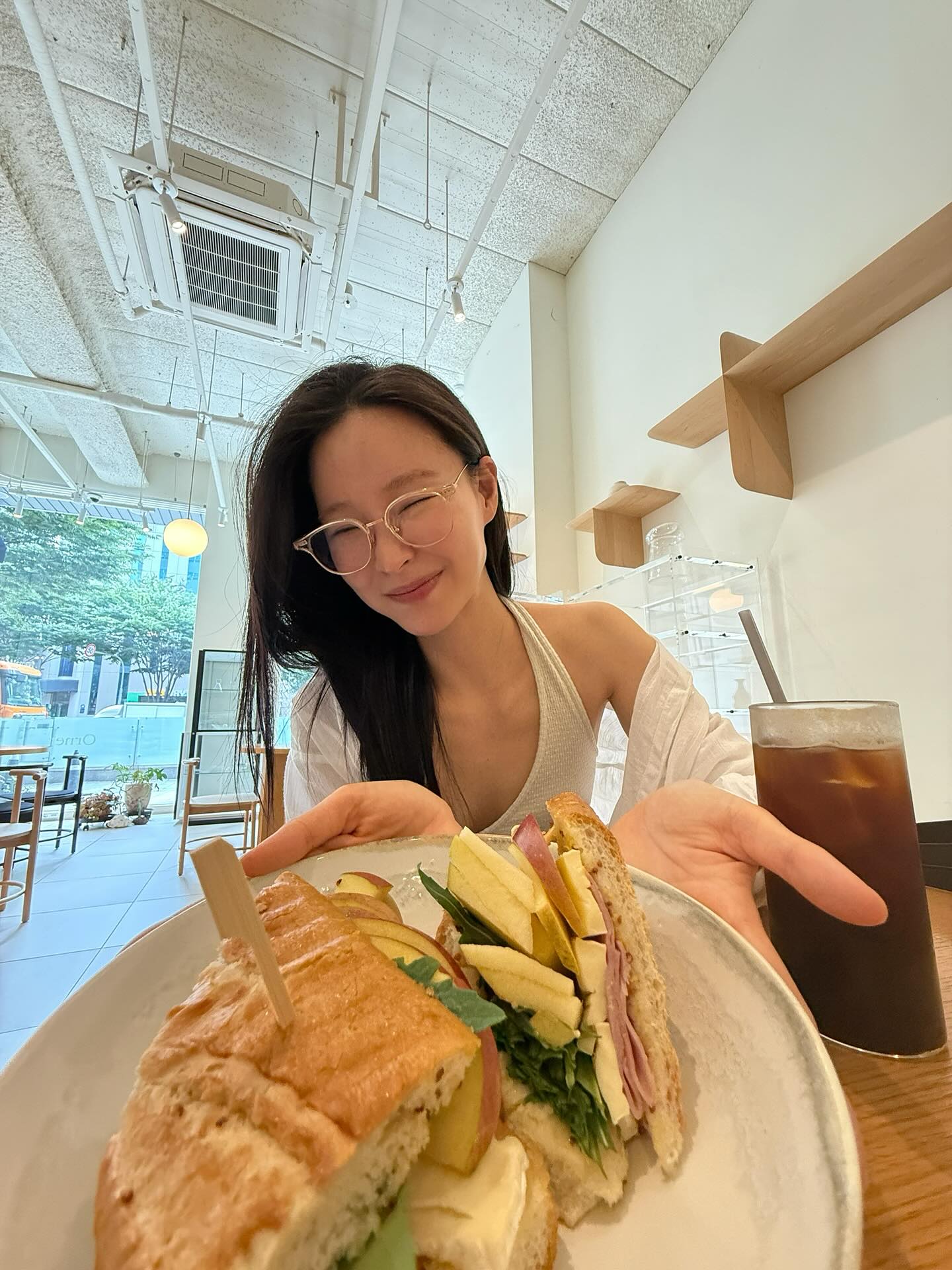 요즘 유행이라는 '음본나'🍗🍕
MZ들은 다 찍는 @음식이 본 나 이미지4