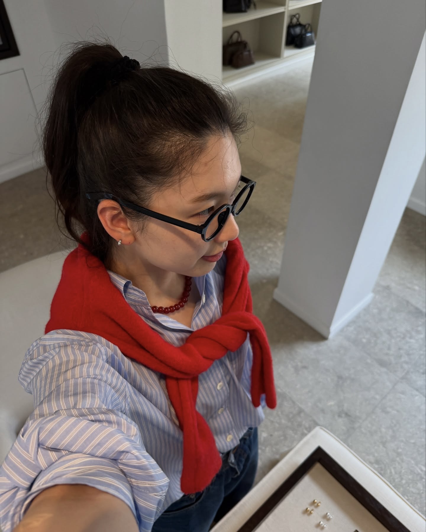 셀럽 인증 비즈 액세서리 바로보기🌈
목에, 팔에 포인트 주는 비즈 스타일링 공략법, 활용해 보세요💙 이미지