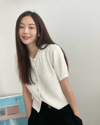 티셔츠 질릴 때, 가디건 어때요?💁🏻♀️
가볍게 멋내기 좋은 반팔 가디건, 장만할 타이밍은 지금이야⏱️🩶 이미지