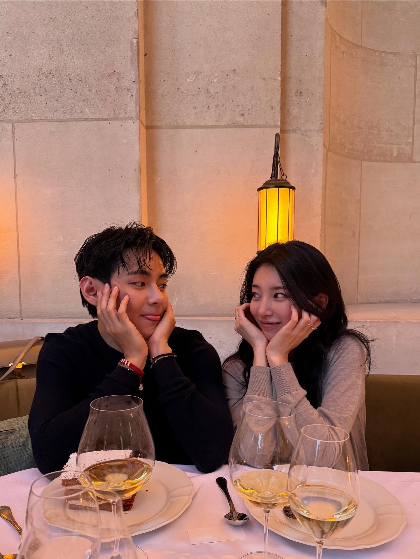 수지는 유명한 케미 요정👩‍❤️‍👨 얼굴합 미쳤다는 셀린즈 조합🖤 이미지