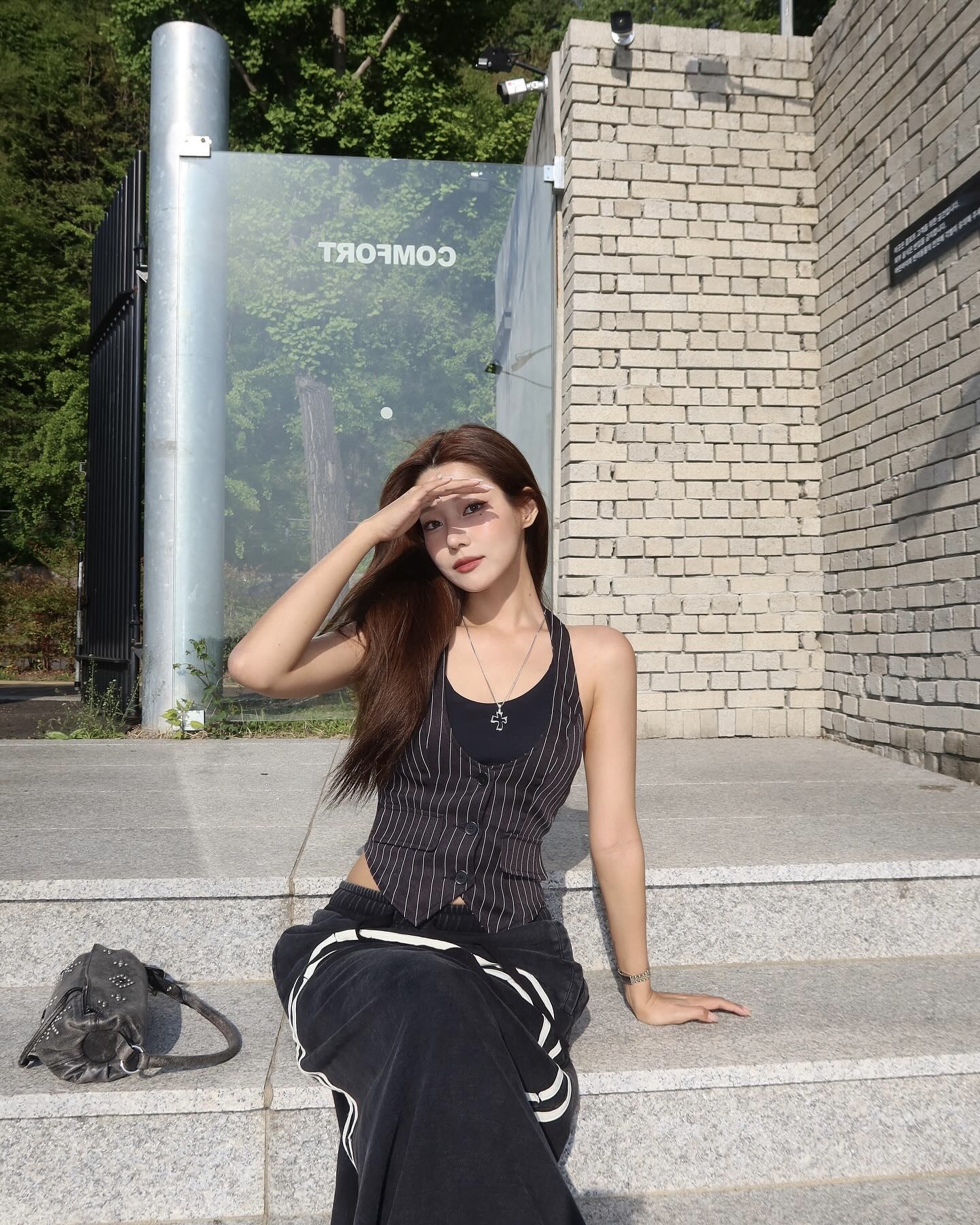 핫써머 무드 살려줄 홀터넥❤️‍🔥
셀럽들의 착용 컷 참고해서 감각적인 바캉스룩 완성해보세요👀 이미지5