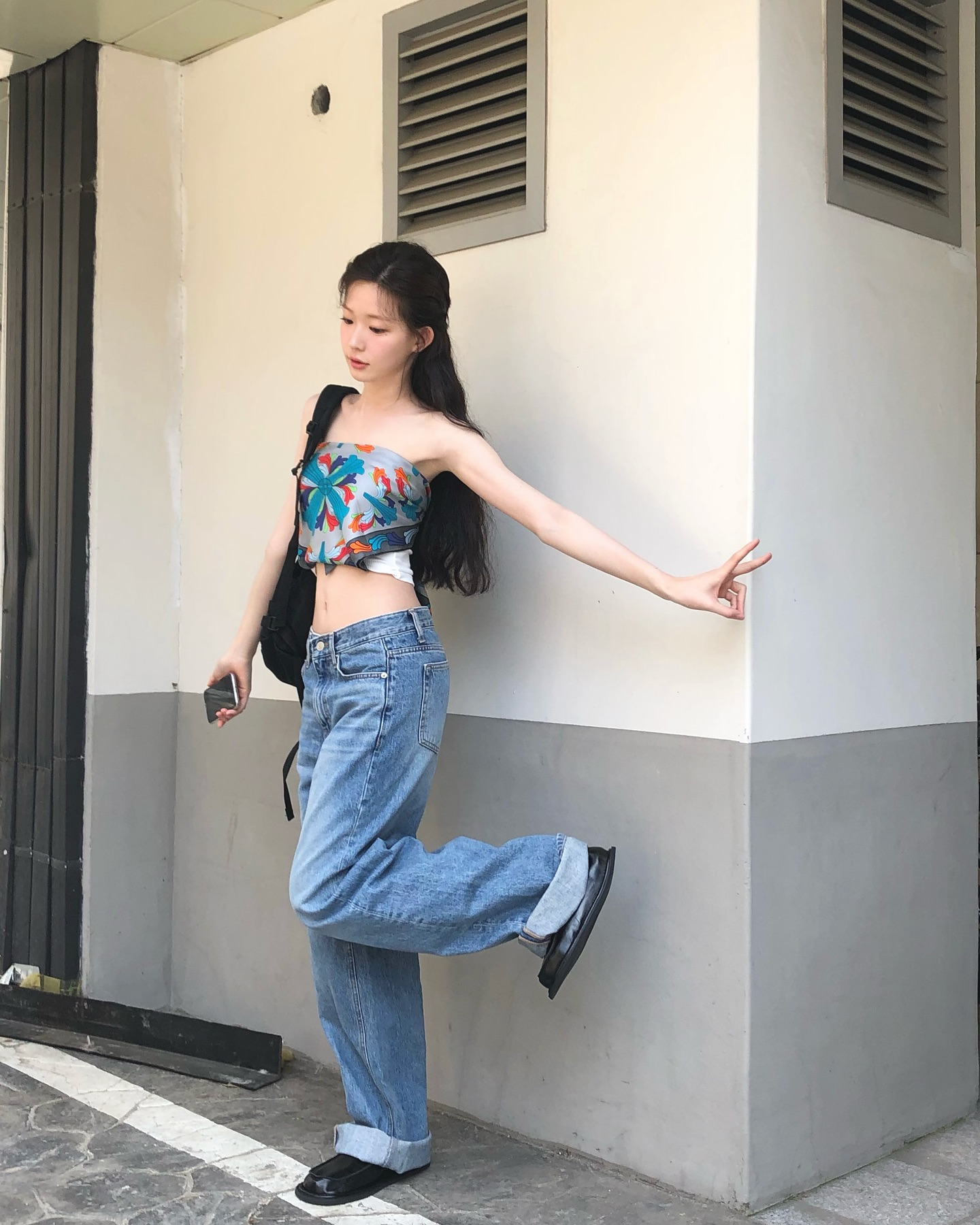 휴양지에서 스카프로 시선강탈🤍
스카프 하나로 완성한 탑 스타일링, 참고해보세요.✨ 이미지4