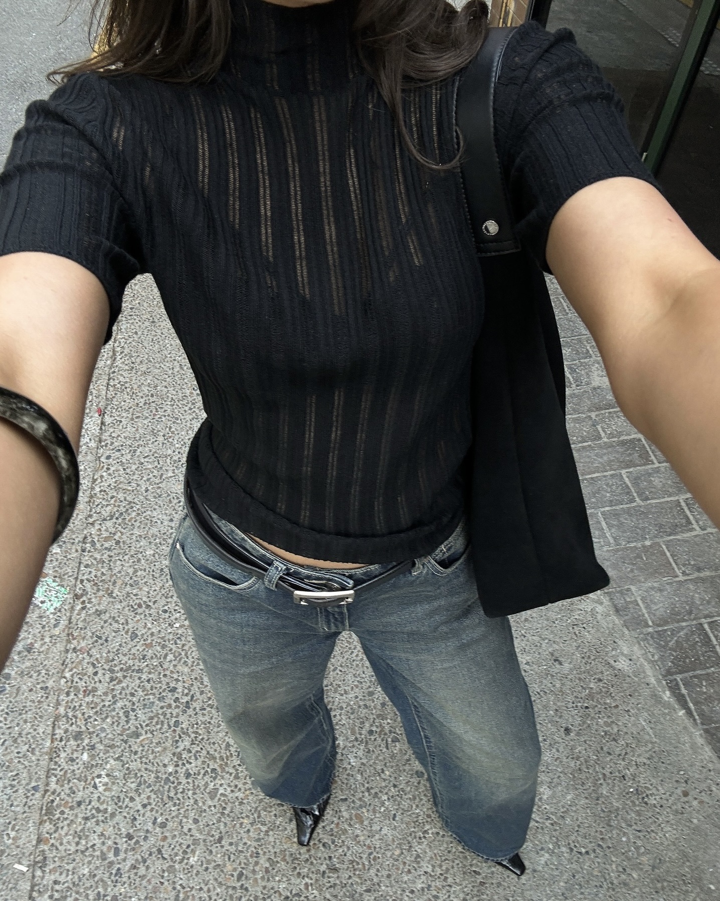 기본템 그 이상인 청바지👖
포인트 없이 멋 내고 싶을 땐, 청바지 꺼내 입어보세요🩵 이미지5