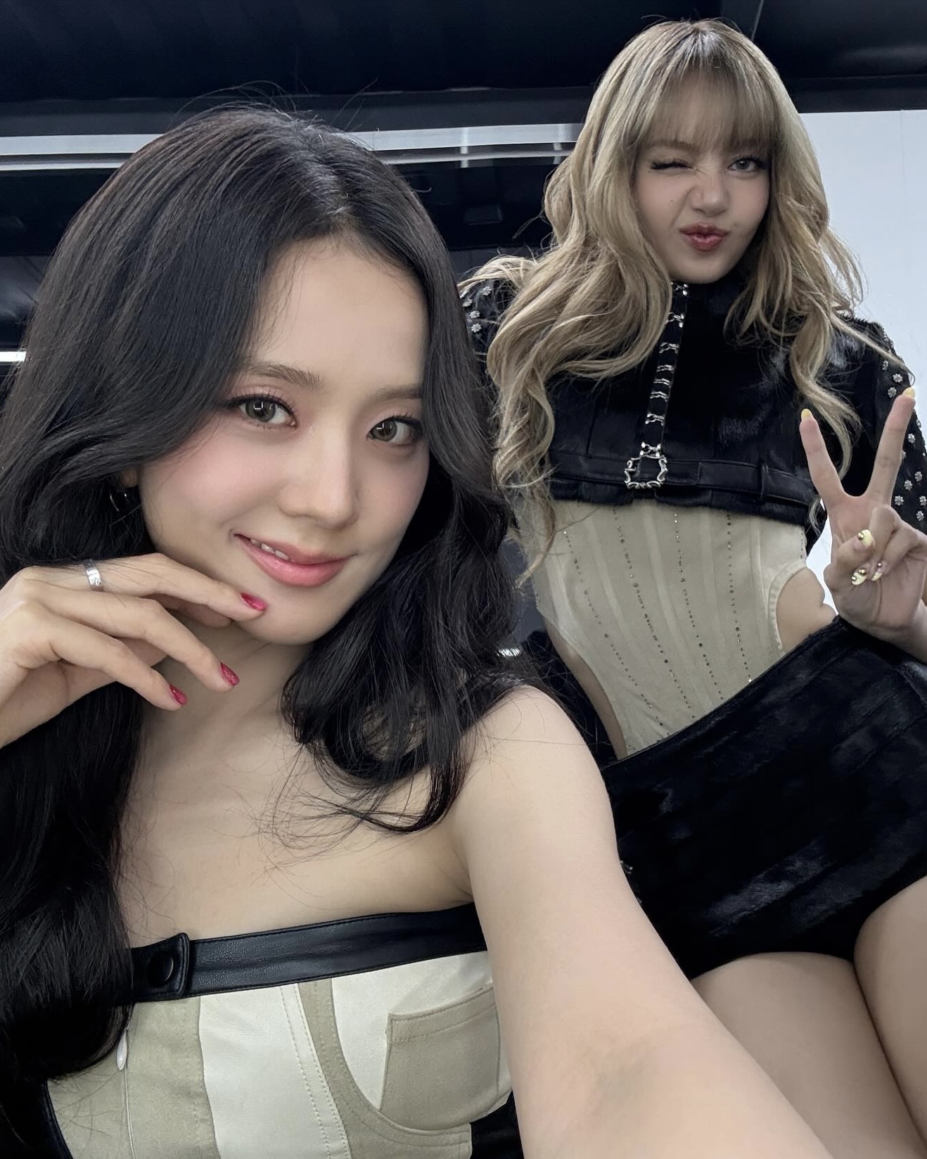 아쉬운 블랙핑크 콘서트의 여운🎤 콘서트 비하인드 속 하이라이트, 다시 블핑이들 보러 가볼까요?🖤 이미지