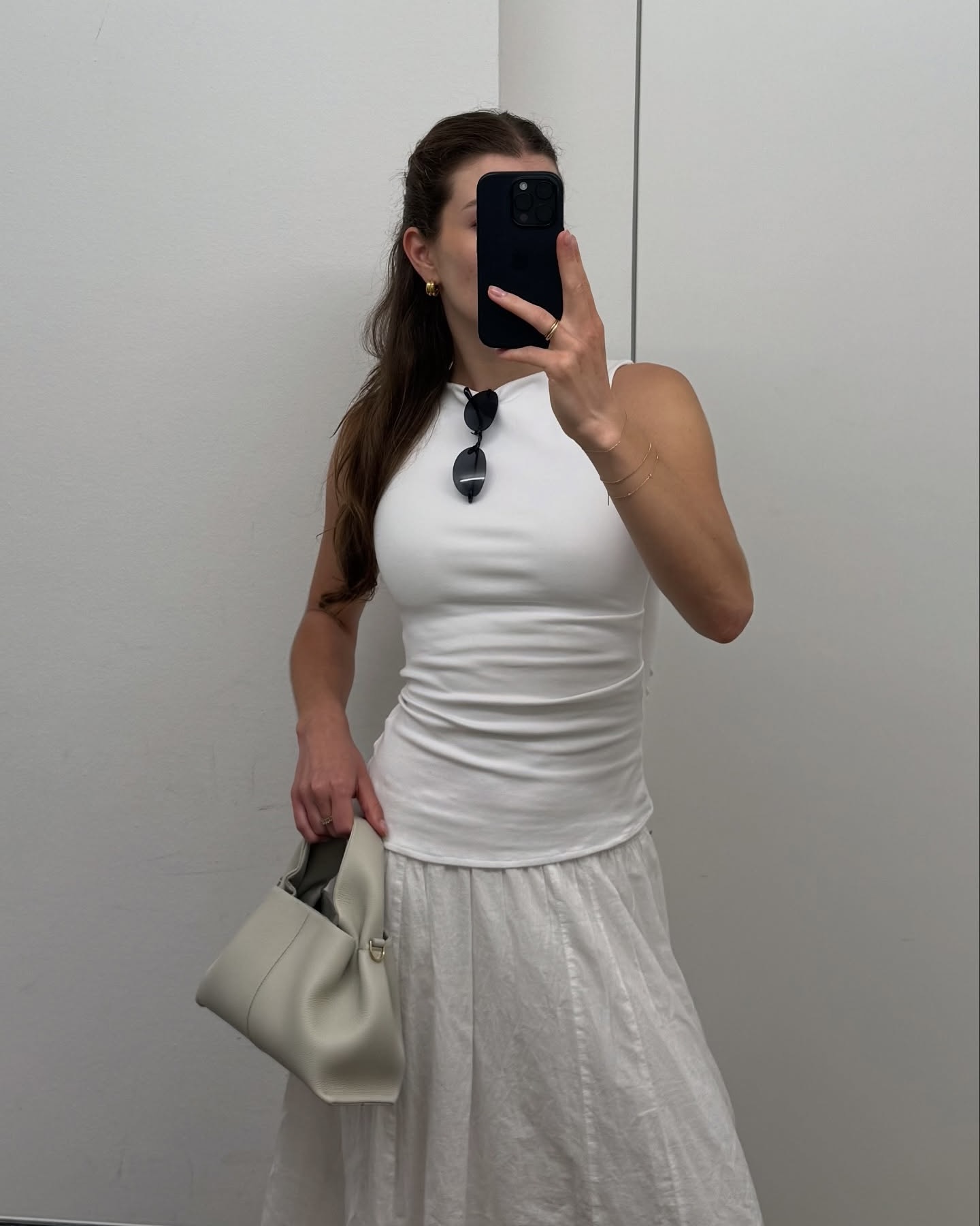 요즘 제일 잘 나가는 미니백👝
작지만 존재감, 미니백 하나로 분위기 전환 완료☑️🤍 이미지4