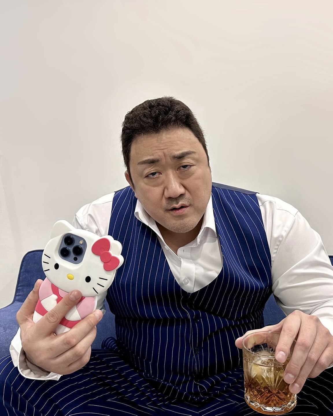 요즘 자주 보이는 헬로키티 케이스🤳🏻
셀럽 인증템으로 완벽 소환된 헬로키티 케이스 모음.zip💓🎀 이미지7