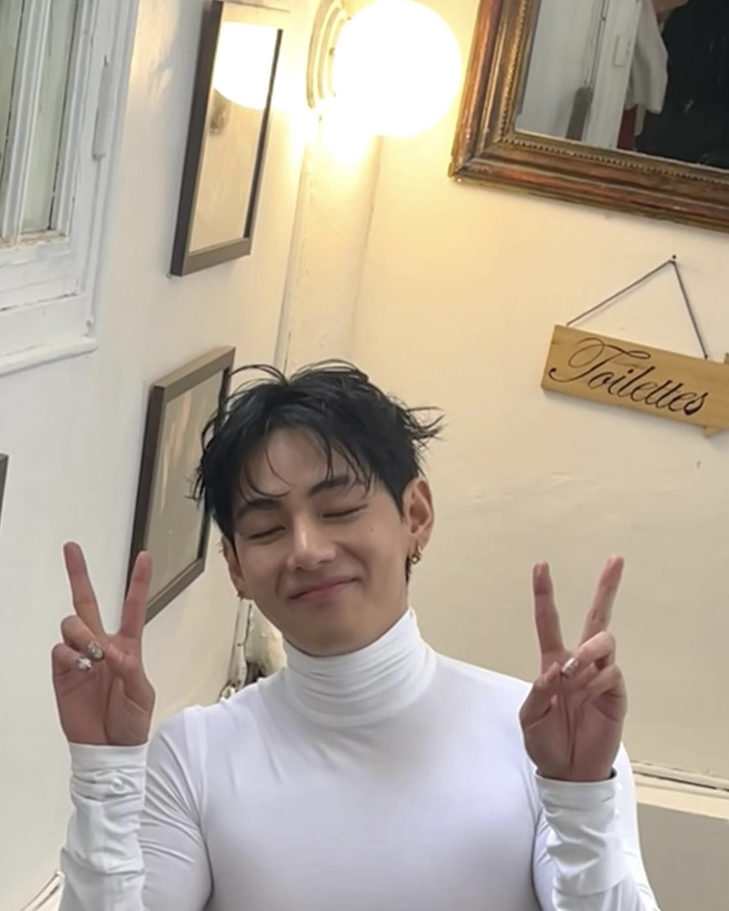 김태형은 유명한 남친짤 장인임🤍
파리에서도 남친짤 말아오는 김곰돌씨🐻 이미지6