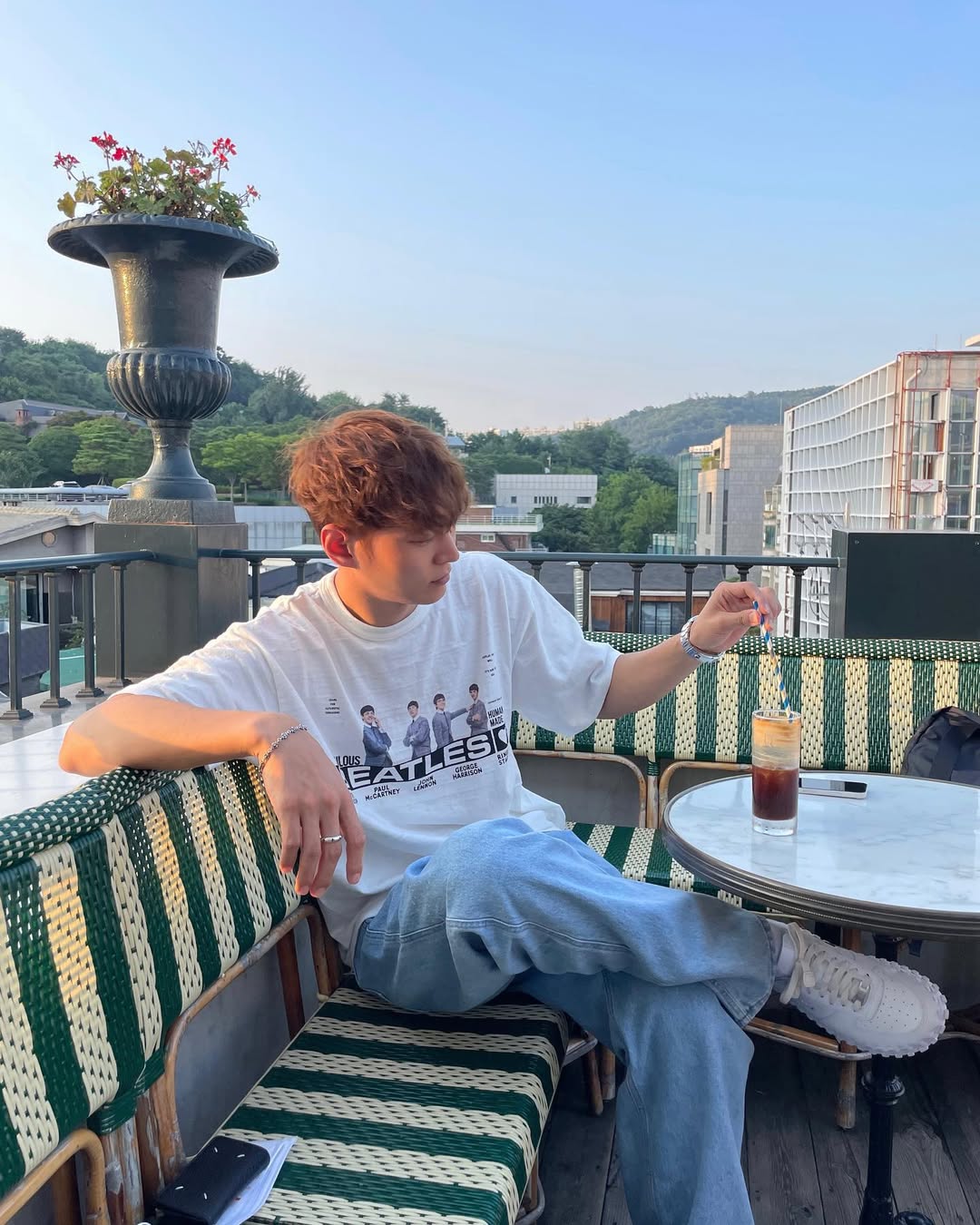 흰 티에 연청 안어려워👖 이미지3