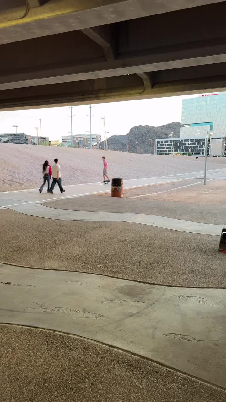 경건하게, chill하게 라이드⁠ 속도보다 중요한 건 마음가짐, 자유를 찾아 떠난 콜브 버튼 🛹⁠ 이미지