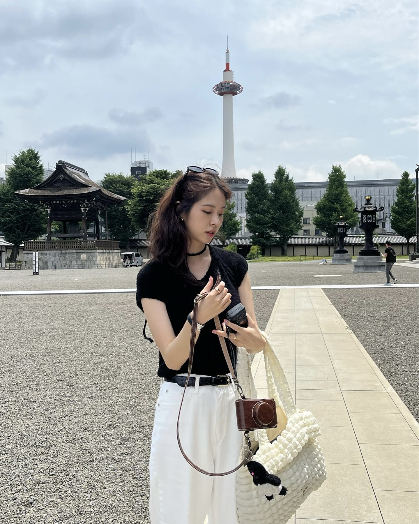 반팔 니트 하나로 데일리룩 완성💫
청바지, 슬랙스, 스커트 다 잘 어울리는 니트, 여기 있어요💡 이미지5