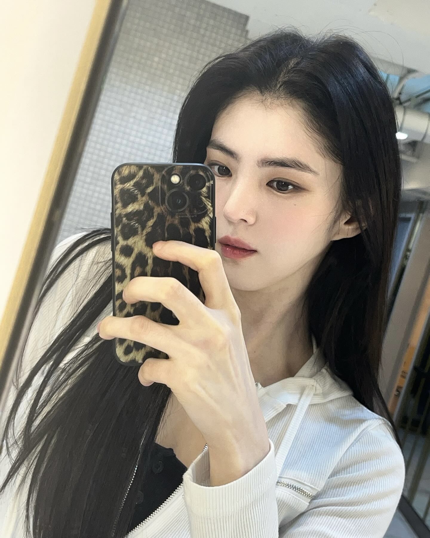 레오파드로 적당한 시선 강탈👀
레오파드 초보자도 도전 가능한 믹스매치 팁, 보고 가세요💛🖤 이미지2