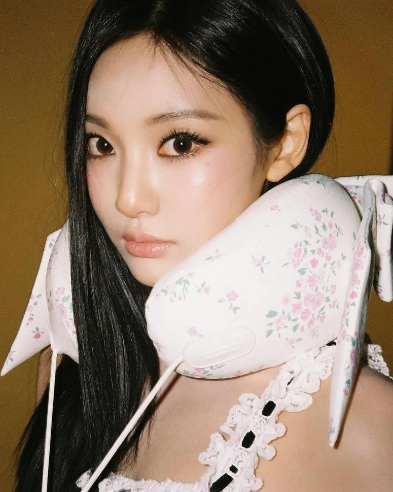 하우스 노웨어 x 슈슈통 파자마🎀
슈슈통 파자마랑 목베개만 있으면 꿀잠 잘 수 있을지도...😴🤍
이미지1