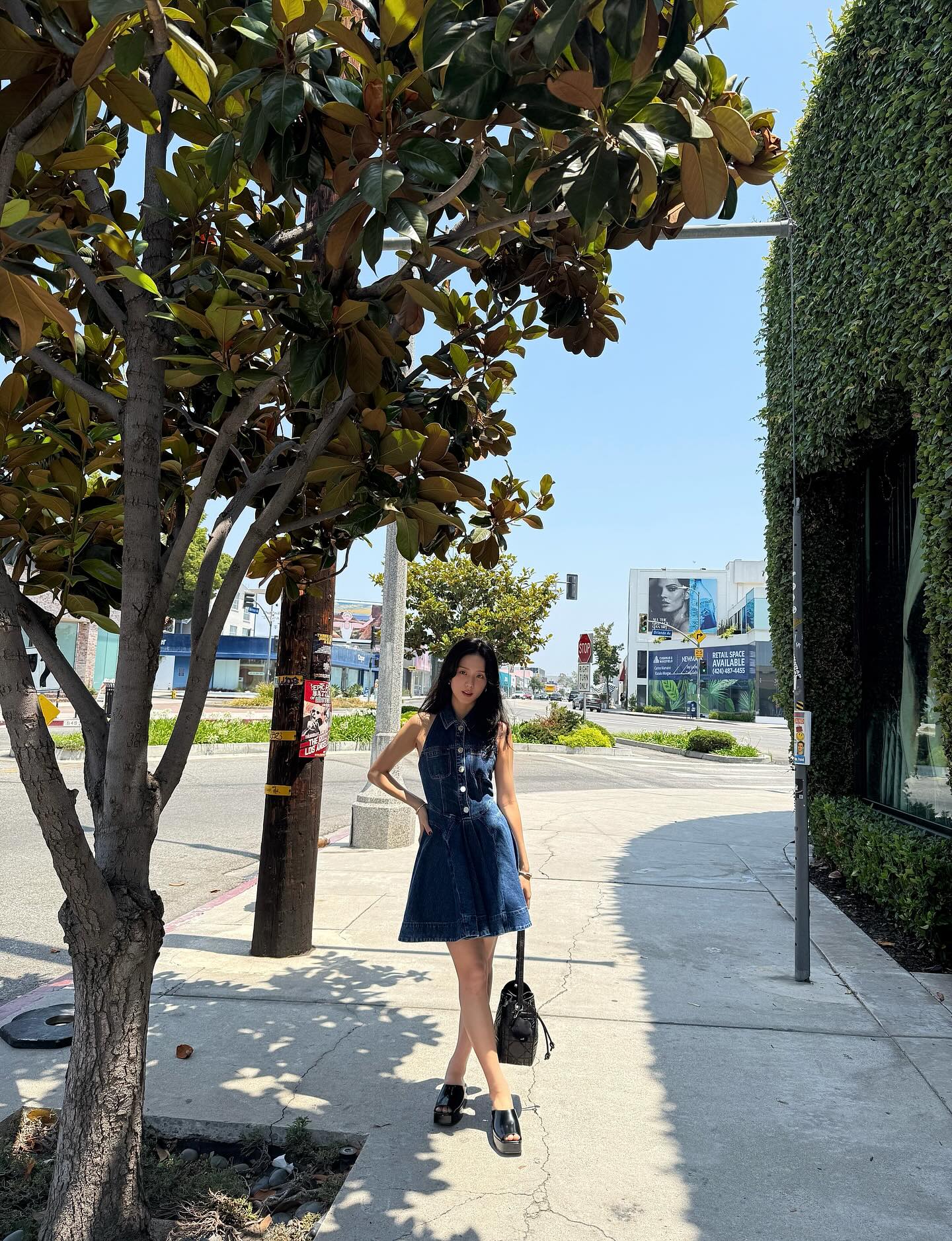 포카리걸 지수 데님 원피스룩🥤💙
LA 거리를 청량하게 만드는 러블리 지수 사랑해😍 이미지6