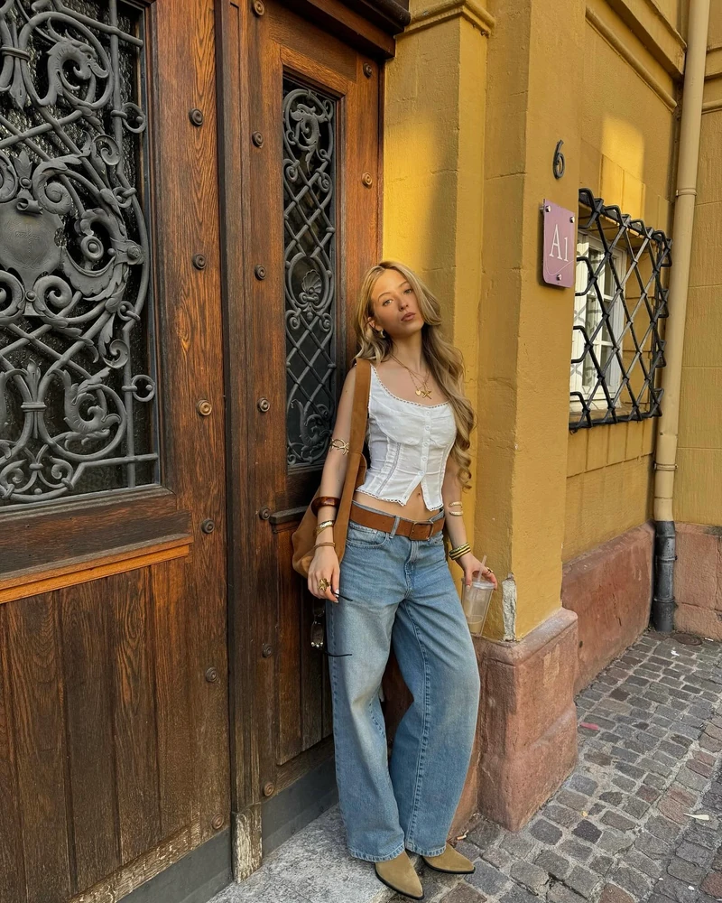 지금 입기 딱 좋은 데님 팬츠👖🤍
데일리룩에 빠질 수없는 데님팬츠 스타일링 참고하기✨ 이미지3